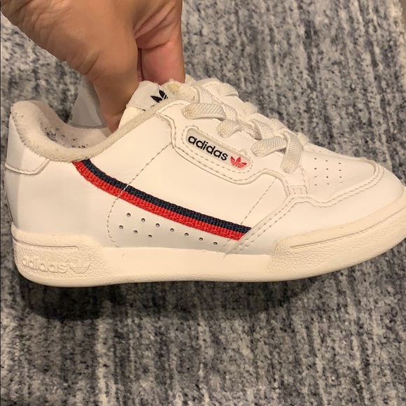 Adidas boys size 7 white sneakers - Picture 5 of 6